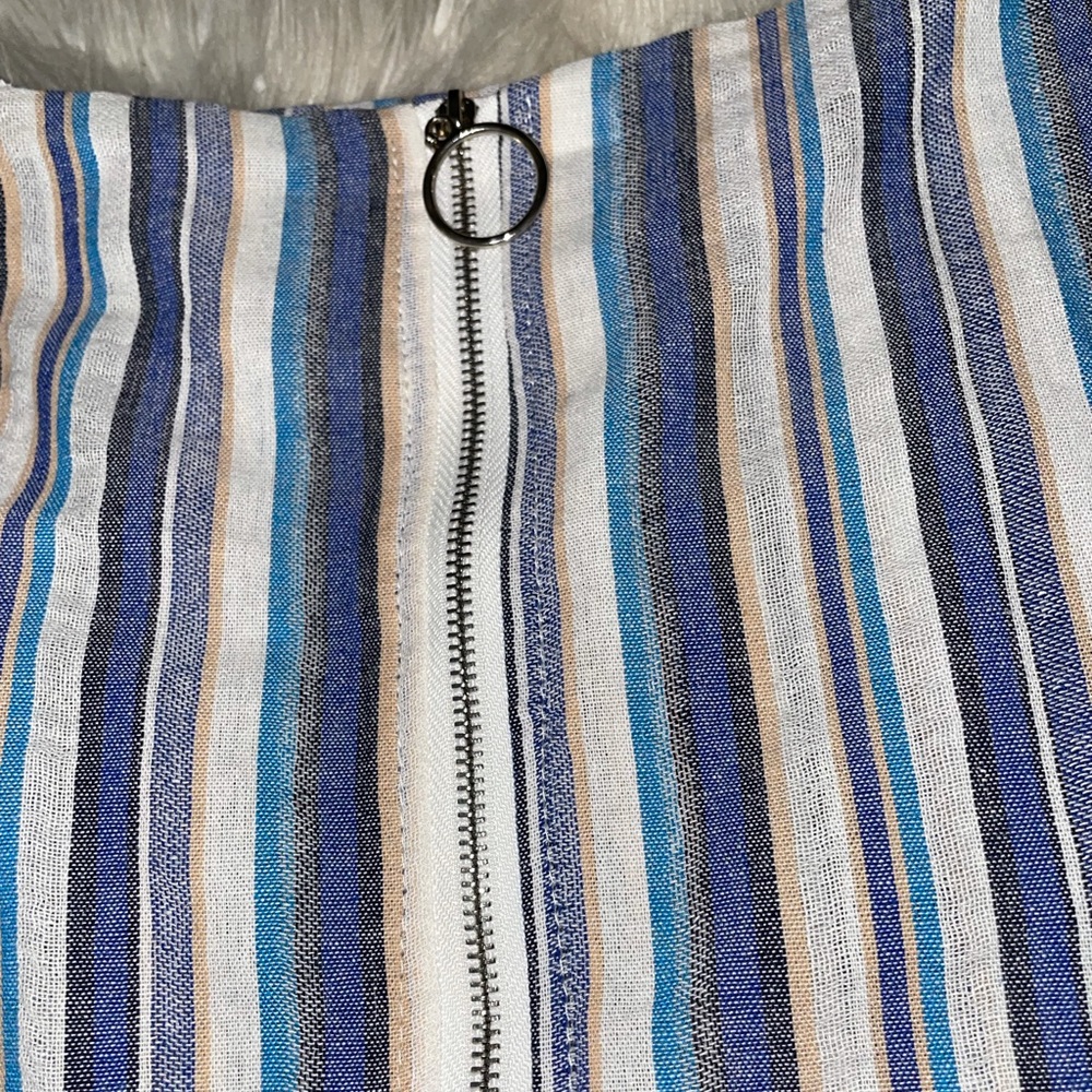 Striped zip up skirt / like new